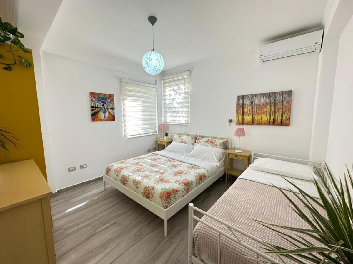 Sofia'S Holiday Apartment Вльора Екстер'єр фото
