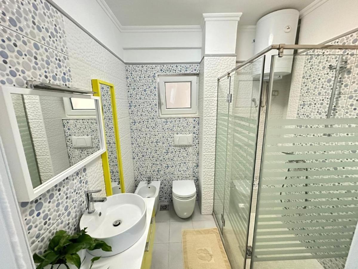 Sofia'S Holiday Apartment Вльора Екстер'єр фото