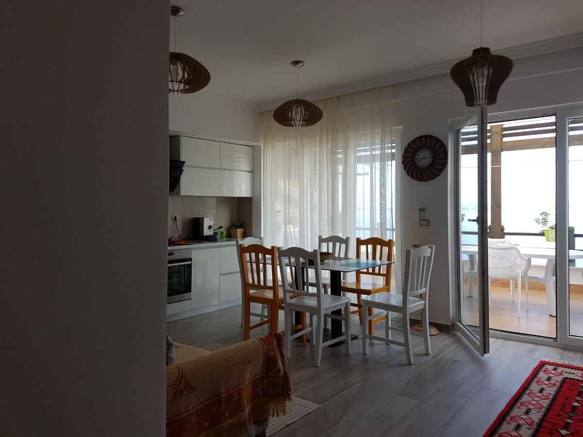 Sofia'S Holiday Apartment Вльора Екстер'єр фото
