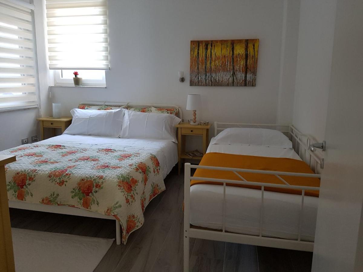 Sofia'S Holiday Apartment Вльора Екстер'єр фото